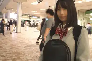 fc2-ppv 2209838 一個與女兒同齡的小胸女孩被一個叔叔生在一個十幾歲的美麗濕貓中 FC2-PPV-2209838