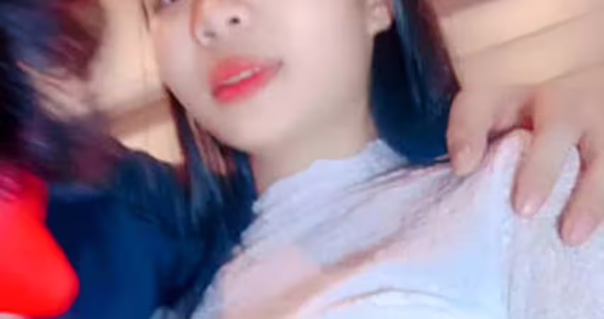 叫来两个漂亮妹子让大屌黑人直播操给网友看