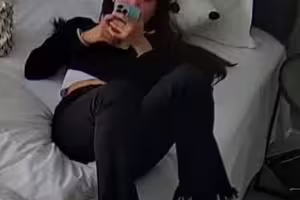 酒店偷拍-男生带漂亮女友开房就算月经还在同样挡不住想操逼的热情