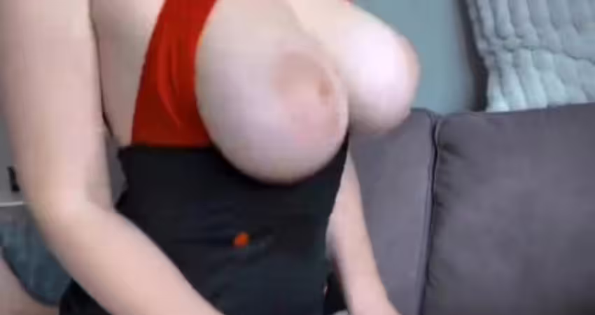 擁有完美乳房的辦公室助理為了她的工作願意乳交並射在奶子上-Fantasy