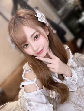 fc2-ppv 4904121 【露臉解禁】「追隨者急增中的18歲美女Cosplayer」FC2震撼登場。危險日中出鏡稀有影片『1小時24分鐘』。※剩餘不多 | FC2電子市場
