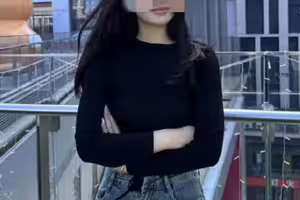 海角社区.疯狂抽插堂姐的白虎骚逼把堂姐操得高潮不断