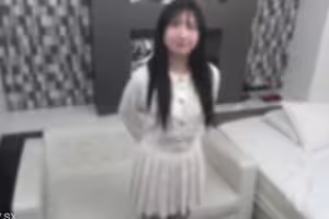 fc2-ppv 4808430 【限量發售】長發白皙巨乳妹子淪為大屌攝影師的獵物。她忍不住感到愉悅，因為她的陰莖比她男朋友的還要大，而她的陰戶內部也被挖了出來。| FC2電子市場