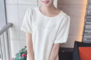 fc2-ppv 4921869 19歲的可憐白皙纖細美●女！看似虛弱的外表下隱藏著無法掩飾的敏感身體。透過性愛魔法變成成熟女性！ | FC2電子市場
