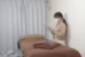 fc2-ppv 4827632 ♡1/18前半價！【無/鞍】一位美麗乾淨的單身女子逛街回家途中再次來到店裡。她有著出色的風格和皮膚，但她似乎因工作和撫養孩子而感到疲憊。| FC2電子市場