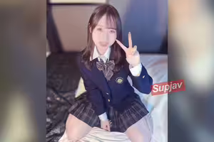 FC2PPV 4845383 【変態紳士完全復活×AF黒船襲来】伝説のAF巨匠が完全復活。20㎝オーバー巨根に身も心も委ねる右も左も分からない18歳はるかちゃんの人生初中出し、そして伝説のアナルＳＥＸをとくとご覧ください。