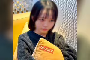 FC2PPV 4859848 小柄でおさな可愛い144cm卒業前の18歳、大人チ◯ポでめちゃくちゃにされて外に出してとお願いするも無惨な孕ませ大量中出し