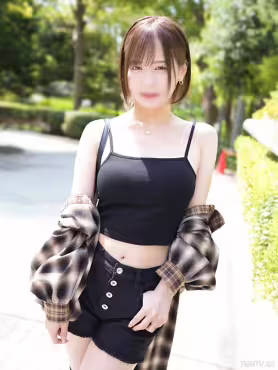 fc2-ppv 4815389 【2025年最佳作品】擁有美腿的29歲苗條妻子三年來首次與前任好友重逢。中出原始性交與強烈的性慾衝突（鳴海）| FC2電子市場