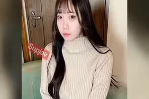 FC2PPV 4828713 與20歲的Mai-chan，197cm H罩杯，半體外射精半體內射精！ ★特典：露臉、無碼鏡頭、陰道特寫