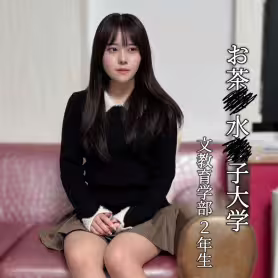 FC2-PPV-4813655 【羞辱】清楚系ハーフJDが人生初のアナル舐め＆３Ｐ中出し。最後は中出しザーメンを飲まされる。