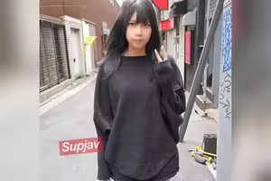 FC2PPV 4952194 8/31まで990pt！【特典付き】経験少ない小柄女子にセクシー下着着せてローション濡れに♡敏感クリ吸われて跳ねイキする姿が可愛すぎて、膣奥まで届く深ピストンで種付けSEX!!LIVE