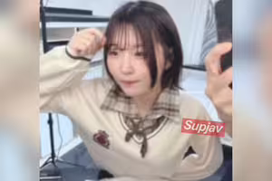 FC2PPV 4979299 夢は小学校の先生。天使のような笑顔と色白美巨乳♡ほのぼの系美女のおじさま２人への体当たり性指導映像。LIVE