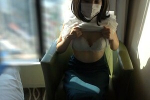 fc2-ppv 3202792 ※初回数量限定1930pt→1093pt【ハメ撮り】通行人に見られてしまう、身バレの恐怖で震えている人妻に悠長に連続中出し FC2-PPV-3202792