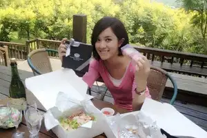 (正妹牆)美女主播秀S美腰曬辣照踩保育綠石槽被爆罵、最正十大主播扮貓女黑馬甲小蠻腰超性感、離開壹電視到宏觀電視當英語主播 (正妹牆)美女主播秀S美腰曬辣照踩保育綠石槽被爆罵、最正十大主播扮貓女黑馬甲小蠻腰超性感、離開壹電視到宏觀電視當英語主播