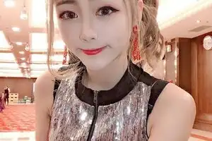小野貓裝cosplay「白嫩雪乳」全現形 李益其