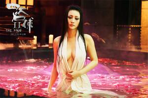 柳岩近年收起性感後激罕曬事業線　網民質疑減肥過度令上圍大縮水