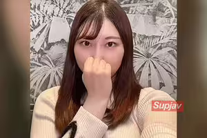 FC2PPV 4831115 清./楚.感♡美尻♡未./〇./理.陰毛♡郵便局に勤めるえりかちゃん♡人生/初.生挿入♡何回も激イキ♡大量中.出しエッチ♡LIVECAM