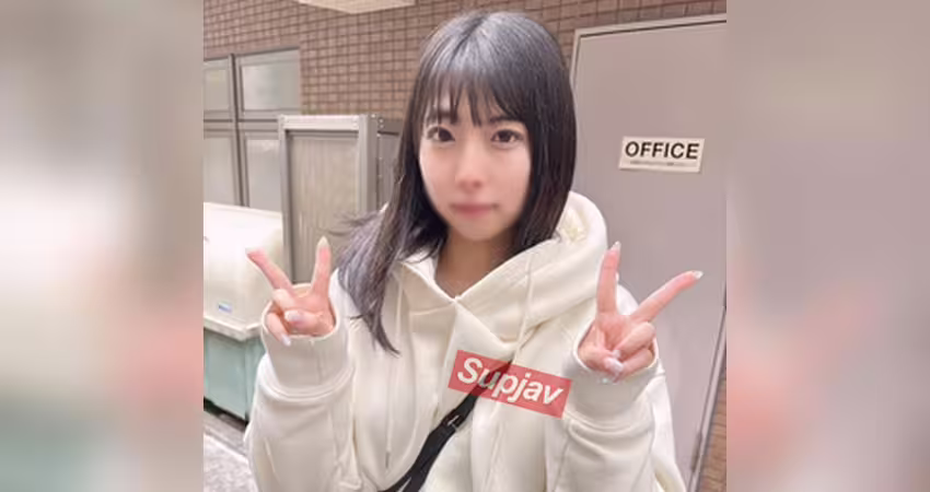 FC2PPV 4925888 7/7まで990pt!!【特典付き!】上京したての小柄な関西女子。オカネのために再びハメ撮りバイト♡濃厚フェラでオチンポ様にご奉仕して色白美尻揉まれながら膣奥ピストンで孕まされる㊙映像‼LIVE