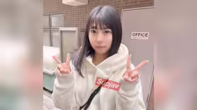 FC2PPV 4925888 7/7まで990pt!!【特典付き!】上京したての小柄な関西女子。オカネのために再びハメ撮りバイト♡濃厚フェラでオチンポ様にご奉仕して色白美尻揉まれながら膣奥ピストンで孕まされる㊙映像‼LIVE
