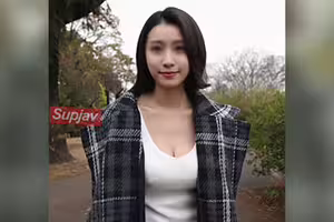 FC2PPV 4827480 【奇跡の爆乳人妻】この美貌でガチの人妻！？ 結婚5年セックスレスで我慢限界 おっとり美乳妻が初応募 ランドガール級ボディが高速ピストンで悶絶狂い 3連射で欲求大爆発 [有]LIVECAM