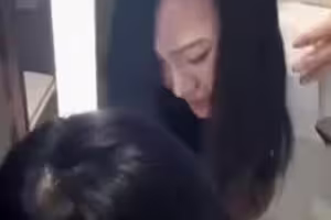 你想射我哪里我刚化的妆啊非射我脸上吗你太坏了还拍下来